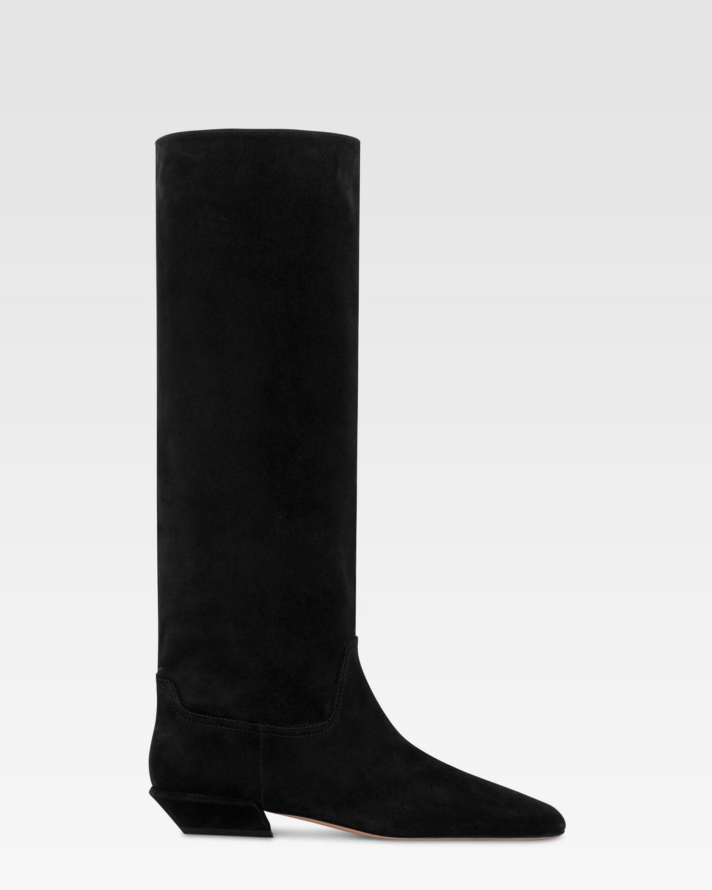Boots in black calf suede leather.