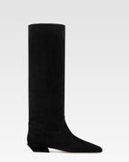 Boots in black calf suede leather.