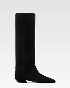 Boots in black calf suede leather.