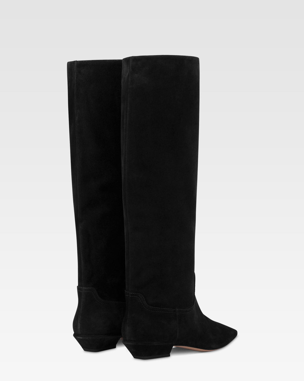 Boots in black calf suede leather.