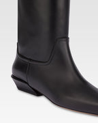 Calfskin leather boot