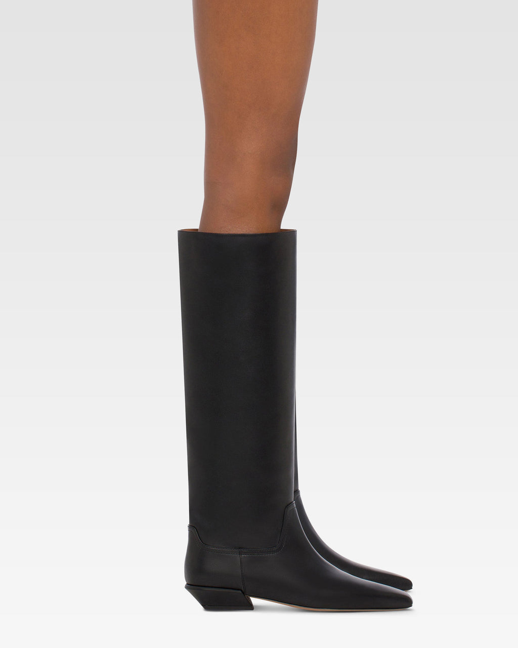 Knee-high boots in smooth black leather
