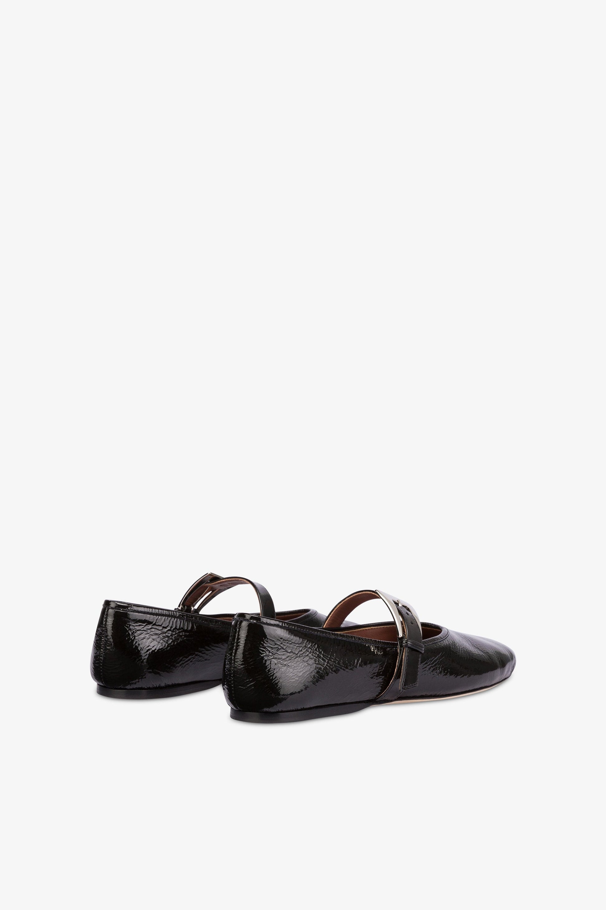 Ballet flats in patent black crinkled leather