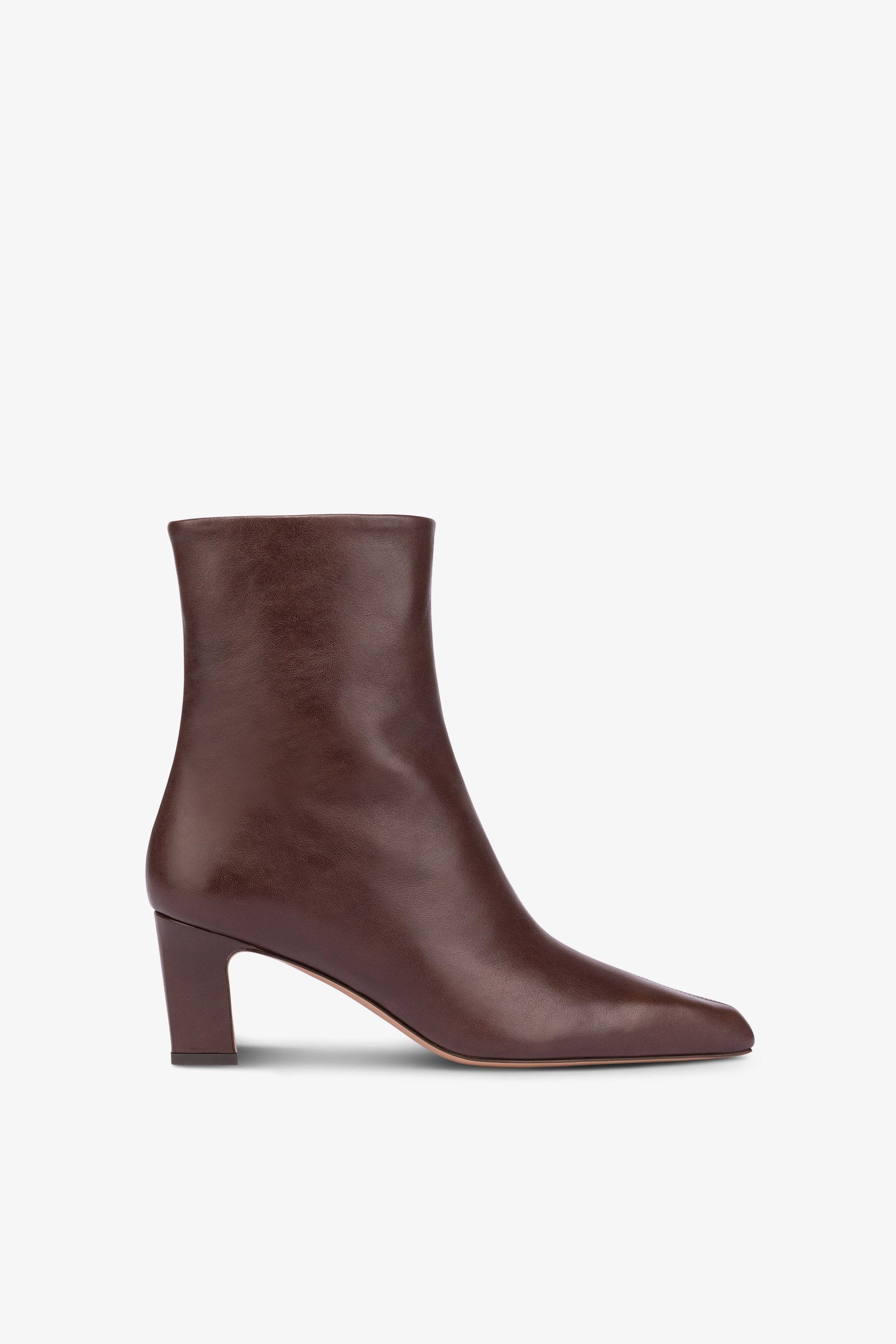 Pointed ankle boots in smooth mocha leather