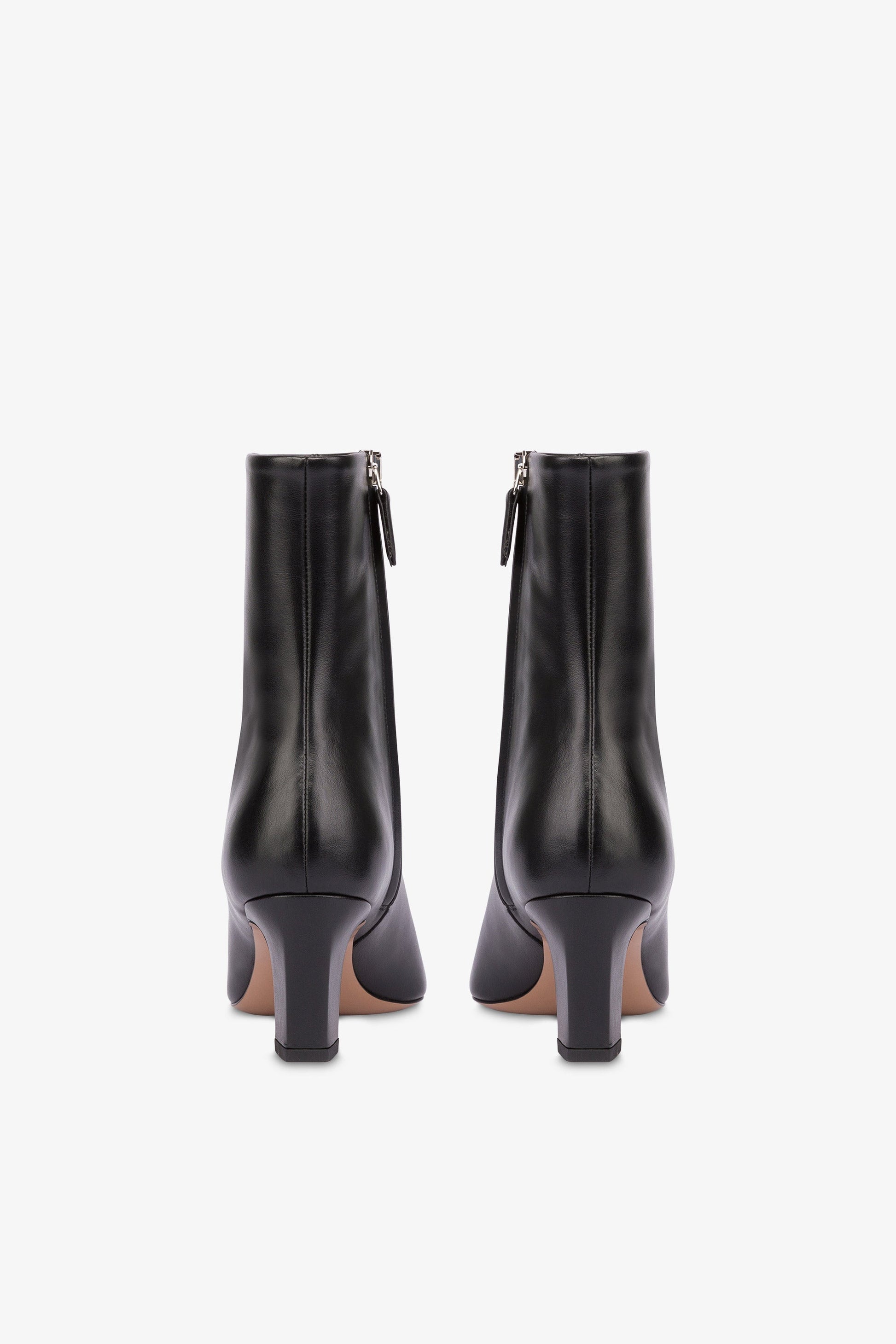 Pointed ankle boots in smooth black leather