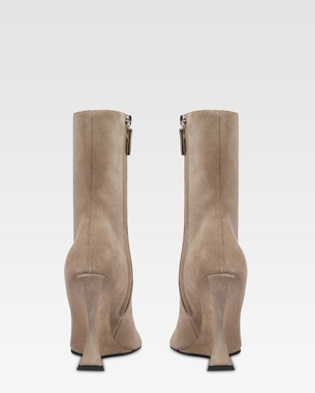 Botas de piel de ante en tono piedra