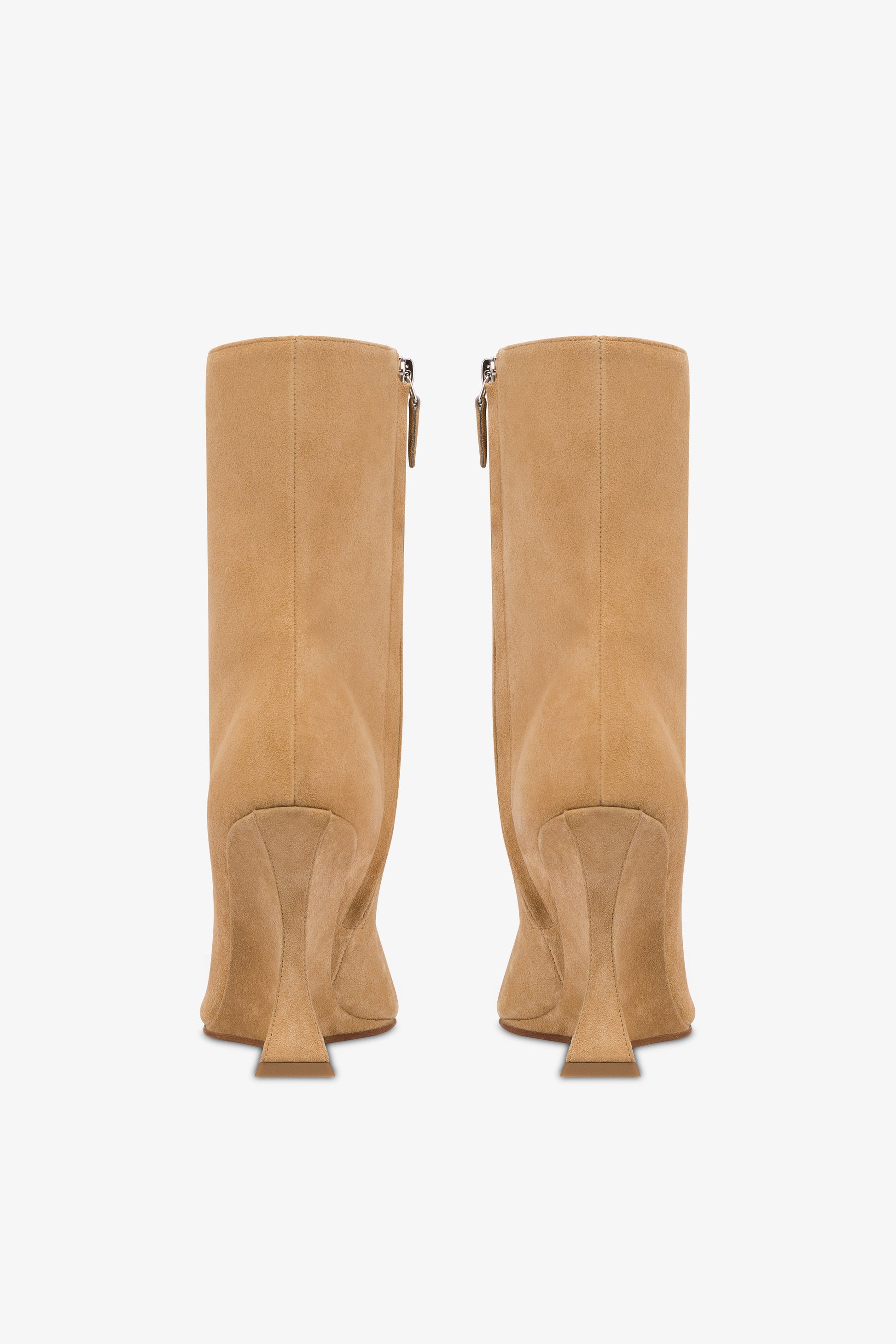 Boots in caramel suede leather