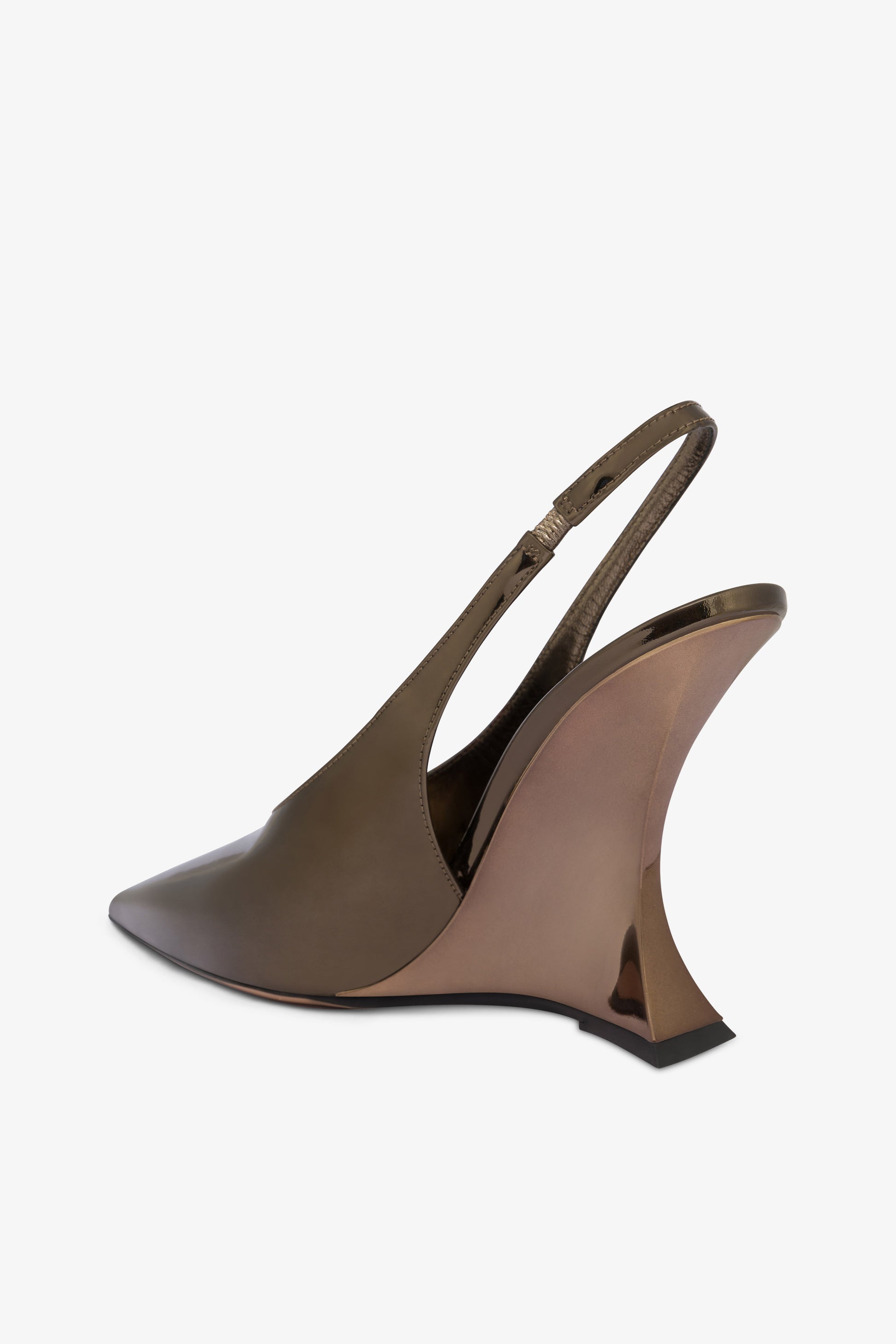 Slingback a punta con zeppa specchiata color safari