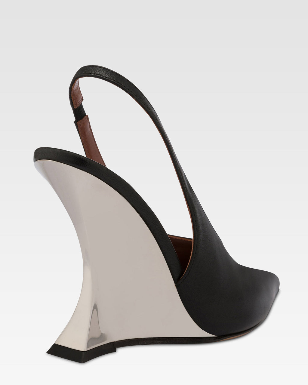 Slingbacks in black and silver leather
