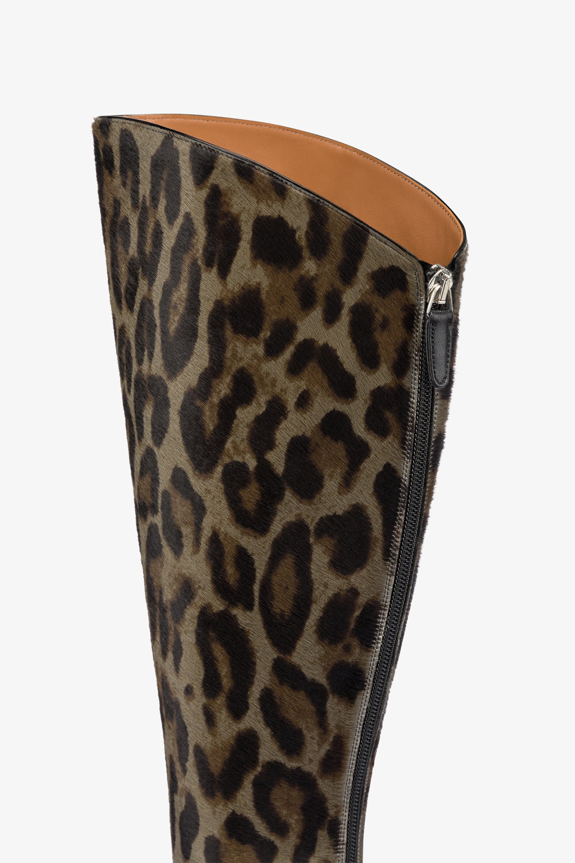 Boots in graphite leopard-print cowhide