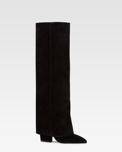 Fold-over boots in black calf suede leather.