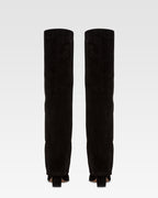 Fold-over boots in black calf suede leather.
