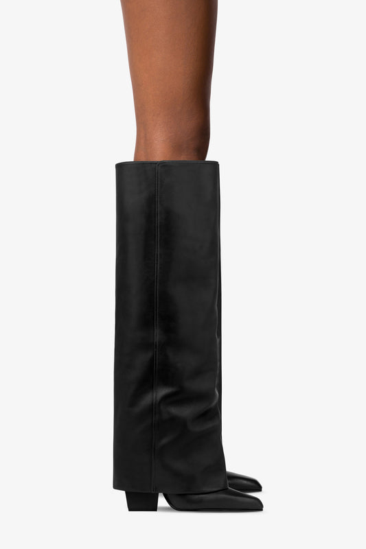 Fold-over boots in black leather