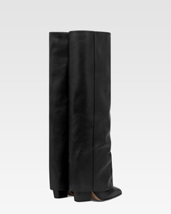 Fold-over boots in black leather