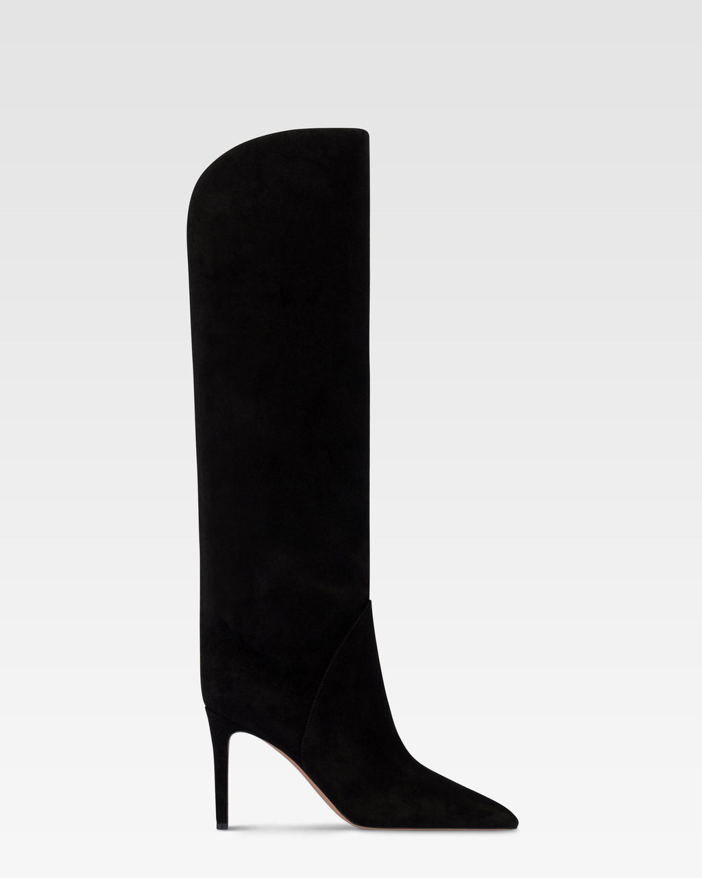 Boots in black calf suede leather.