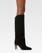 Boots in black calf suede leather.