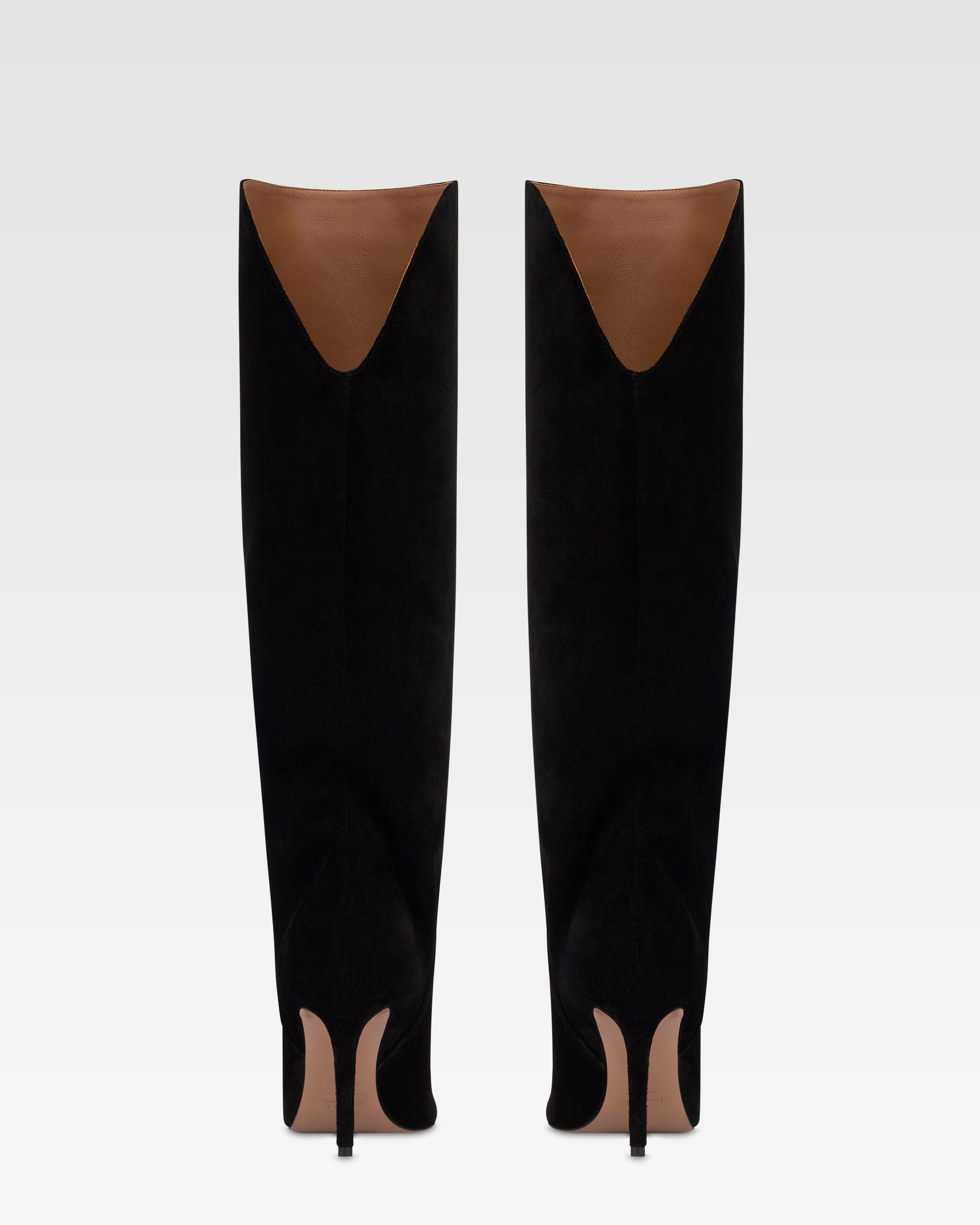 Boots in black calf suede leather.