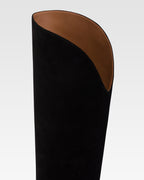 Boots in black calf suede leather.