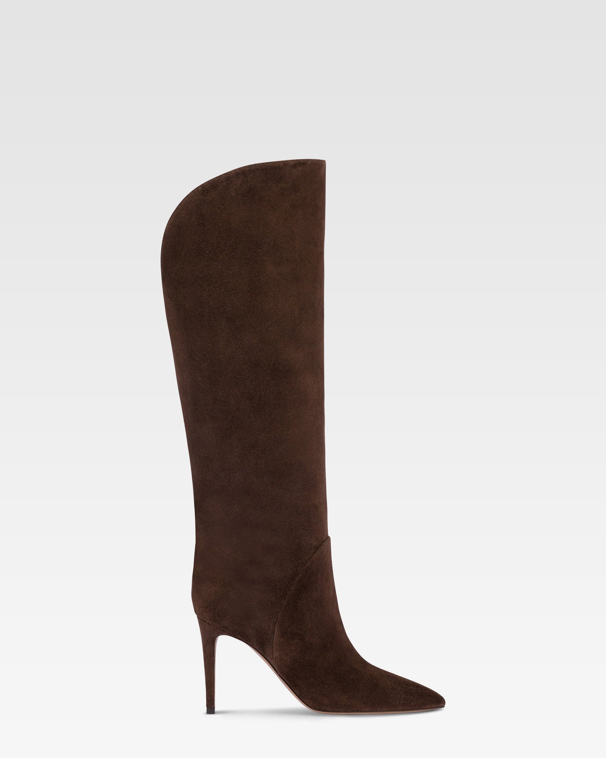 Boots in chocolate suede leather