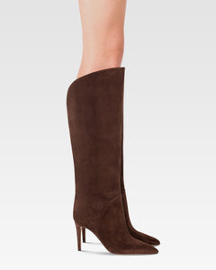 Boots in chocolate suede leather