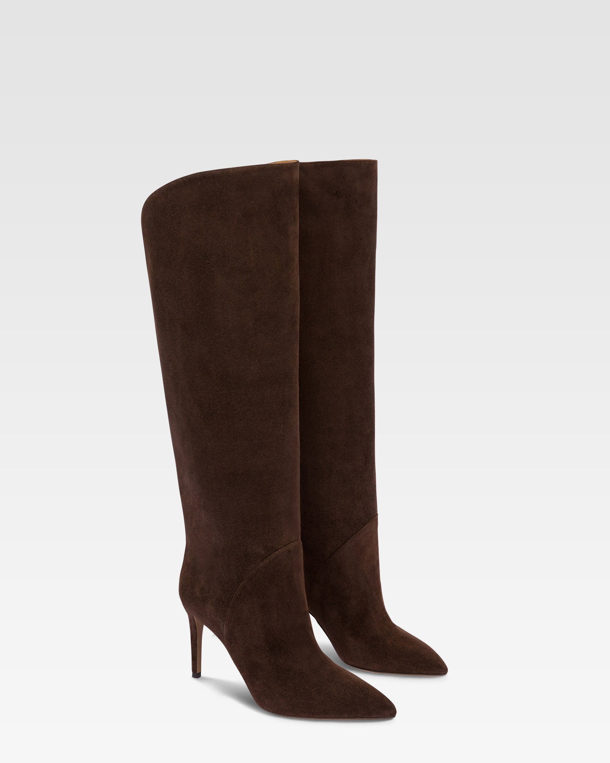 Boots in chocolate suede leather