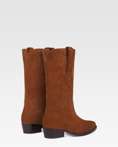 Boots in cognac calf suede leather