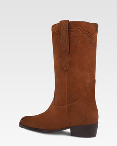 Boots in cognac calf suede leather