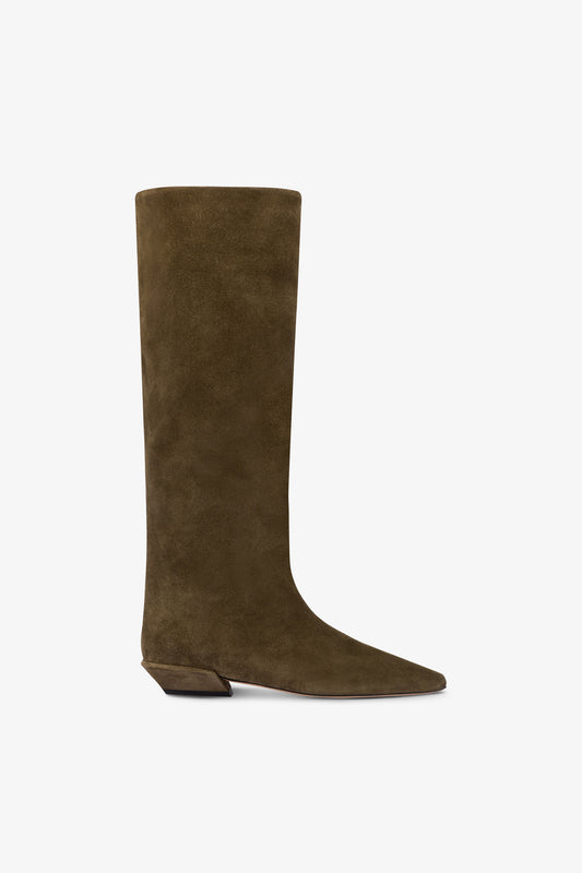 Boots in winter moss suede leather