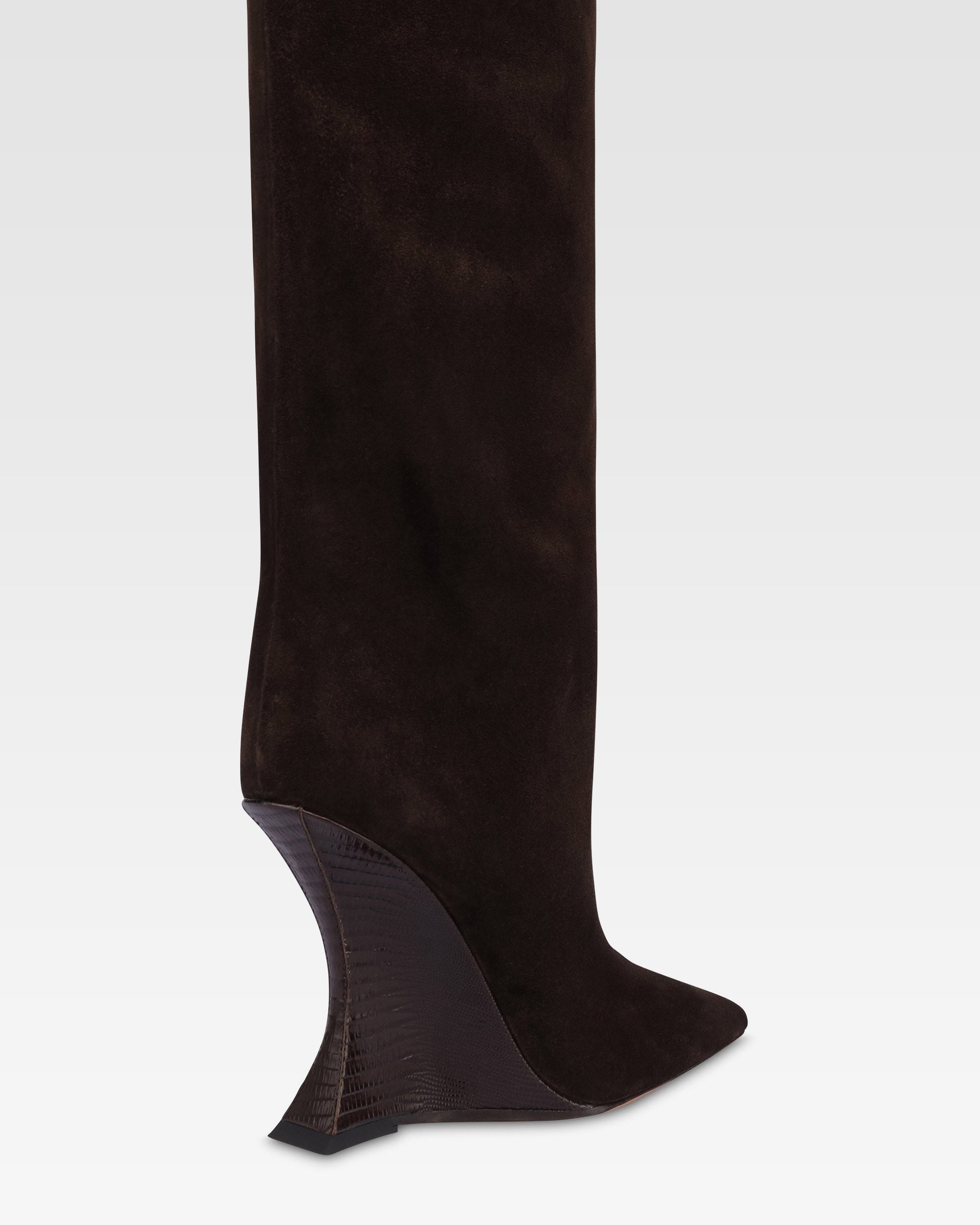 Boots in chocolate calf suede leather with lizard print leather heel