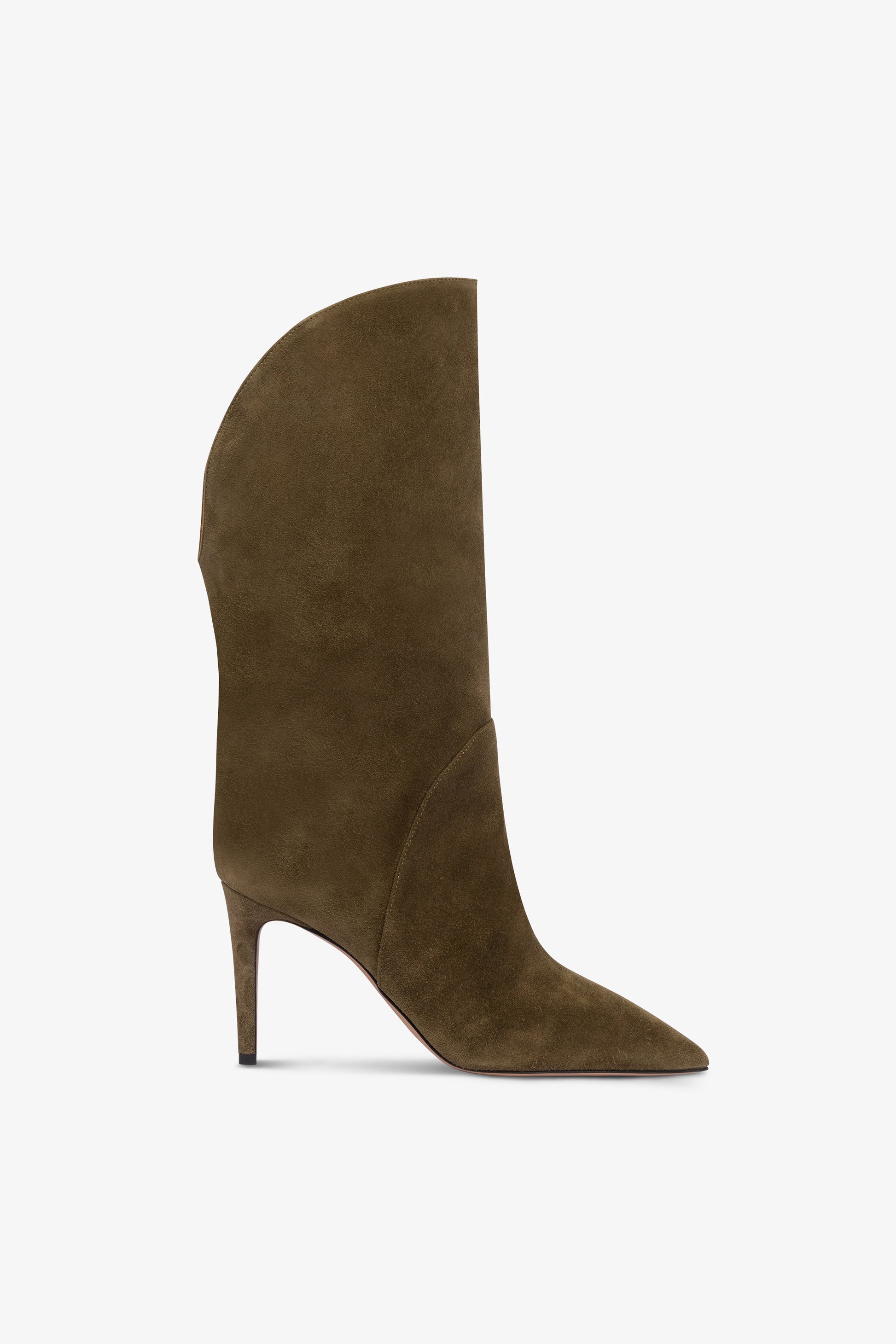 Boots in winter moss suede leather