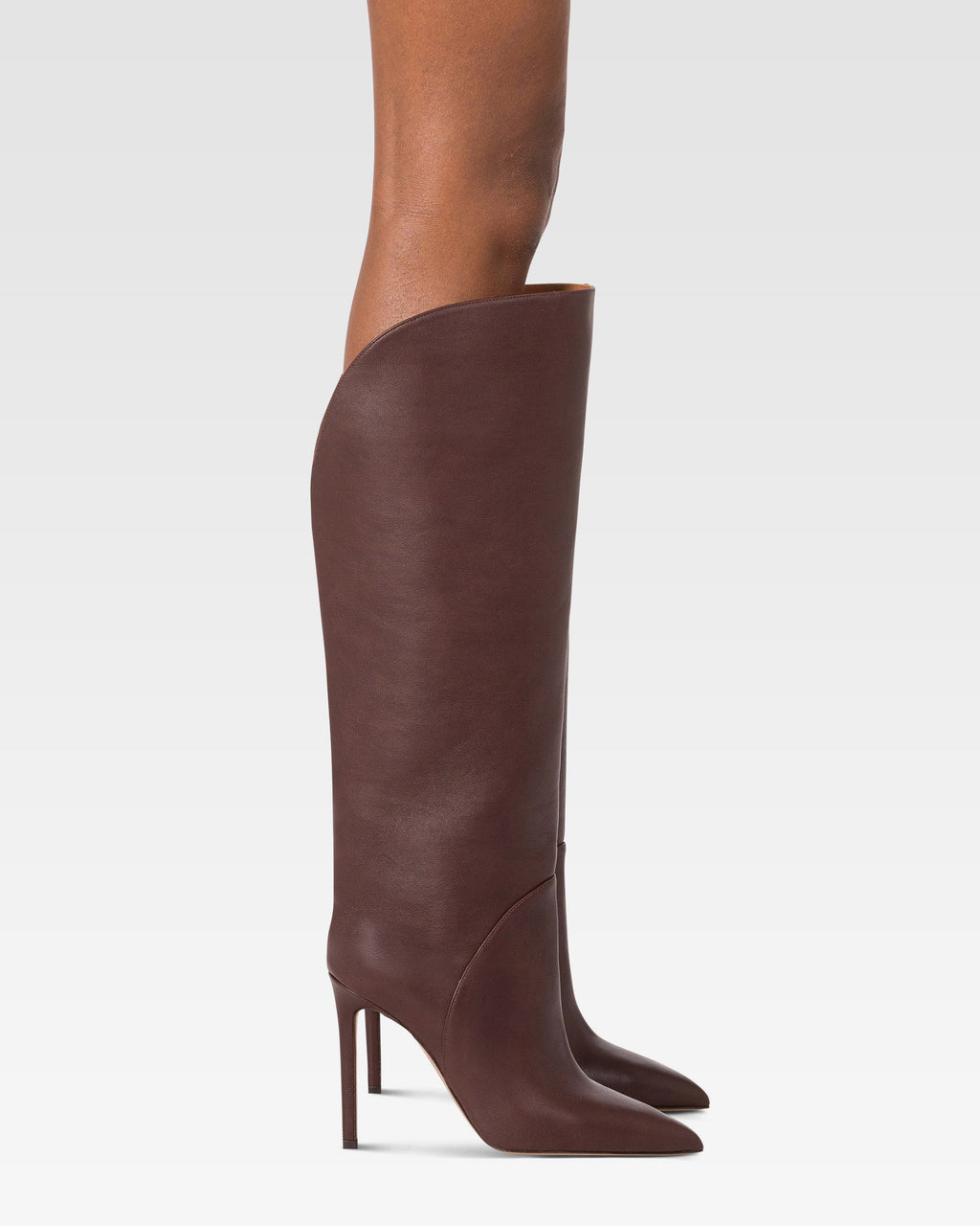 Boots in mocha leather