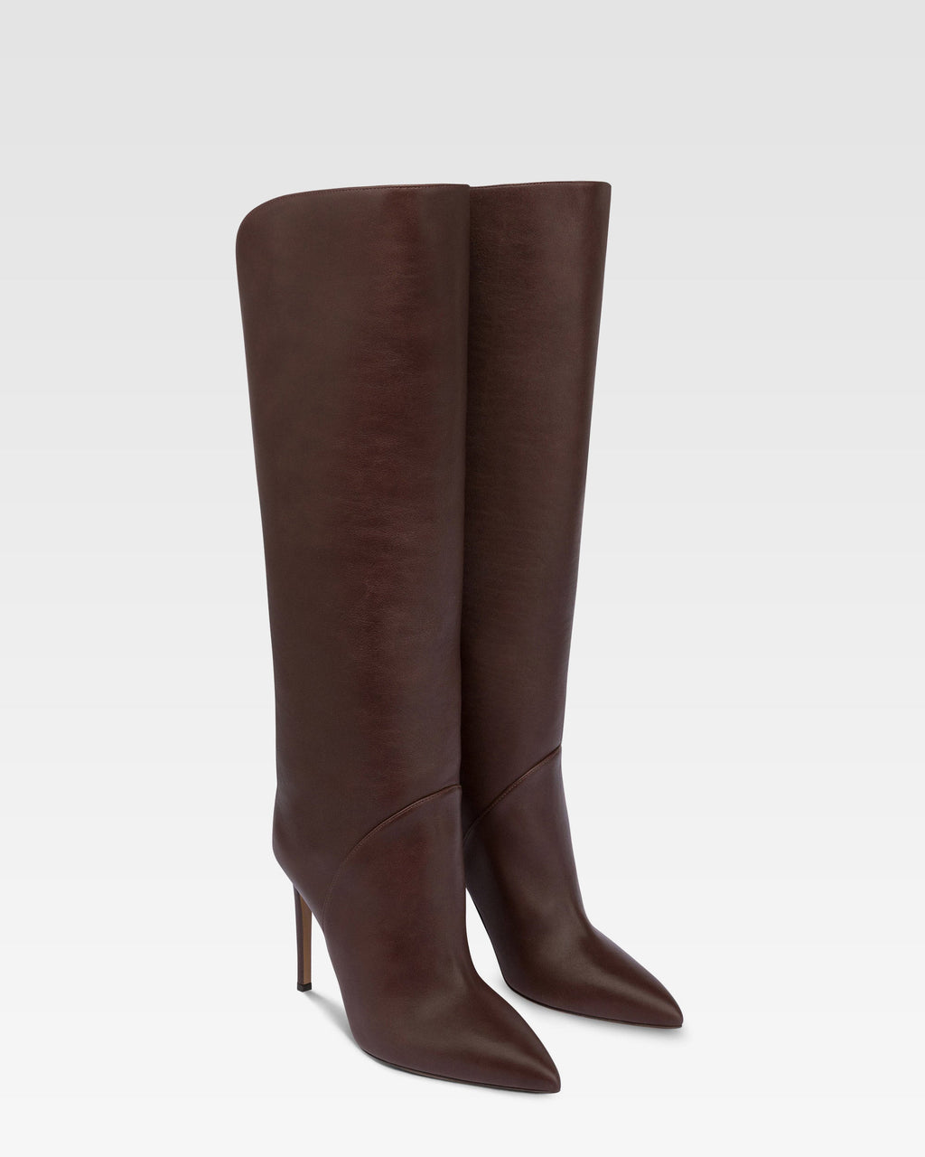 Boots in mocha leather