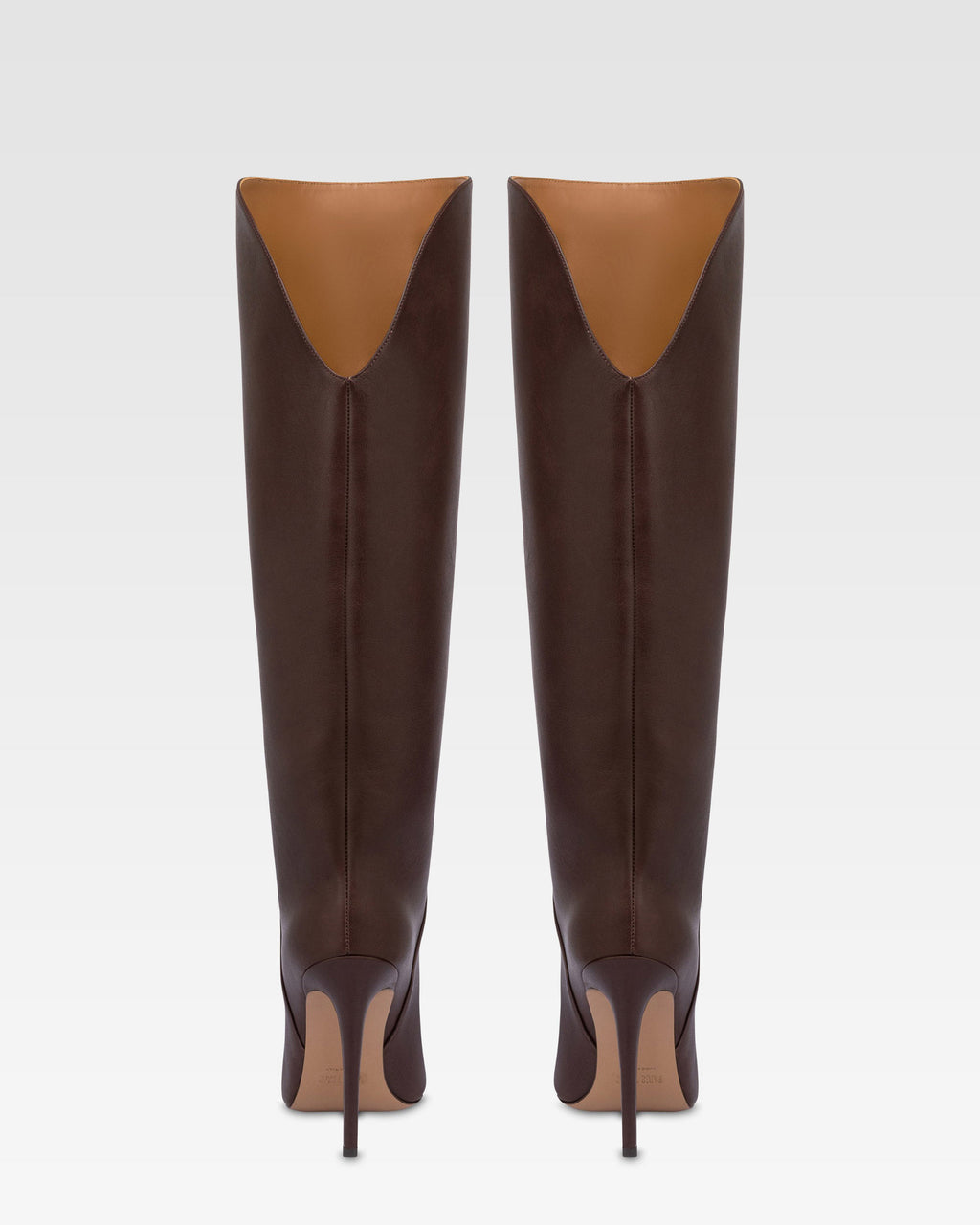 Boots in mocha leather