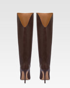 Boots in mocha leather