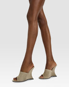 Sabots in stone calf suede leather