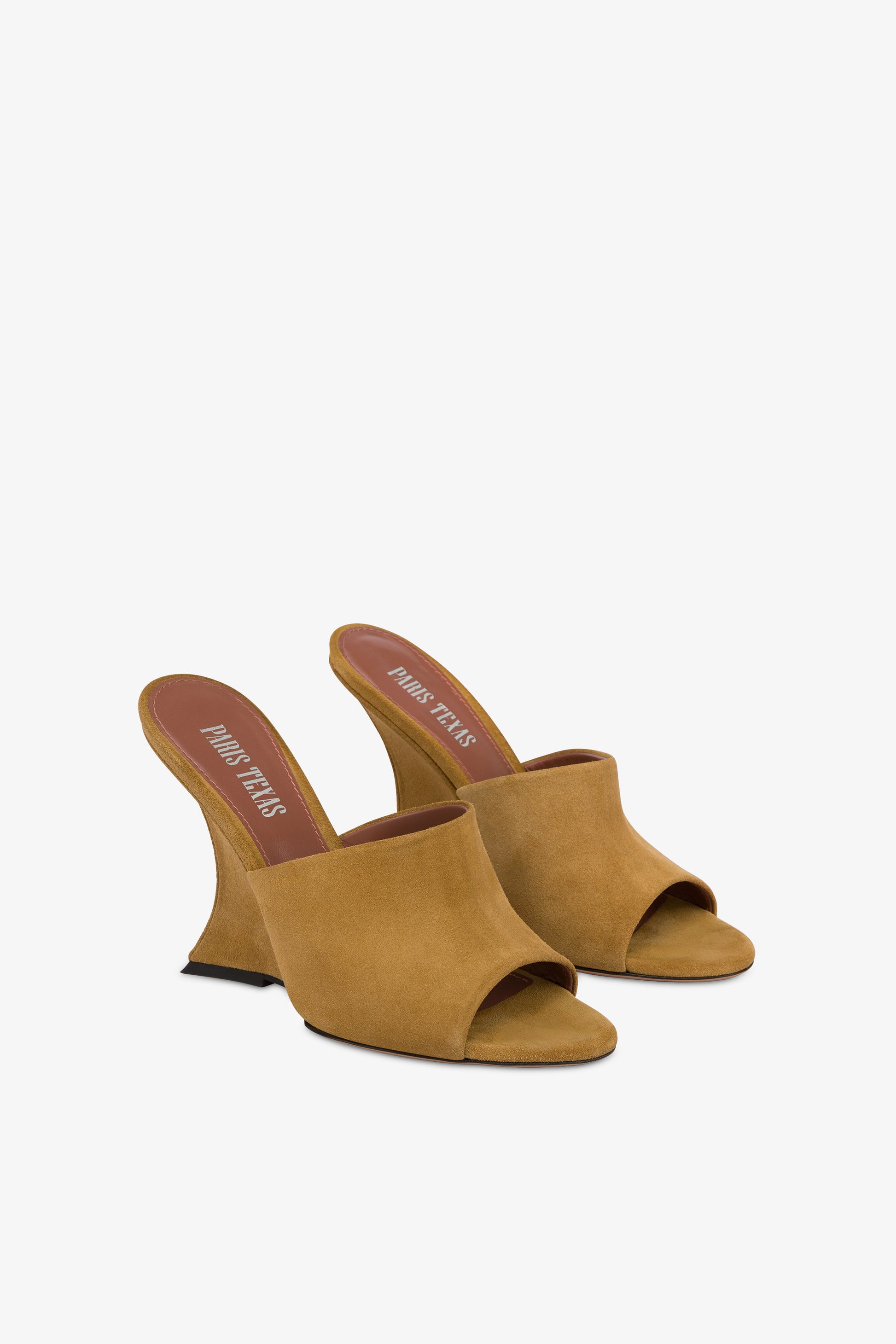 Mules in caramel suede leather