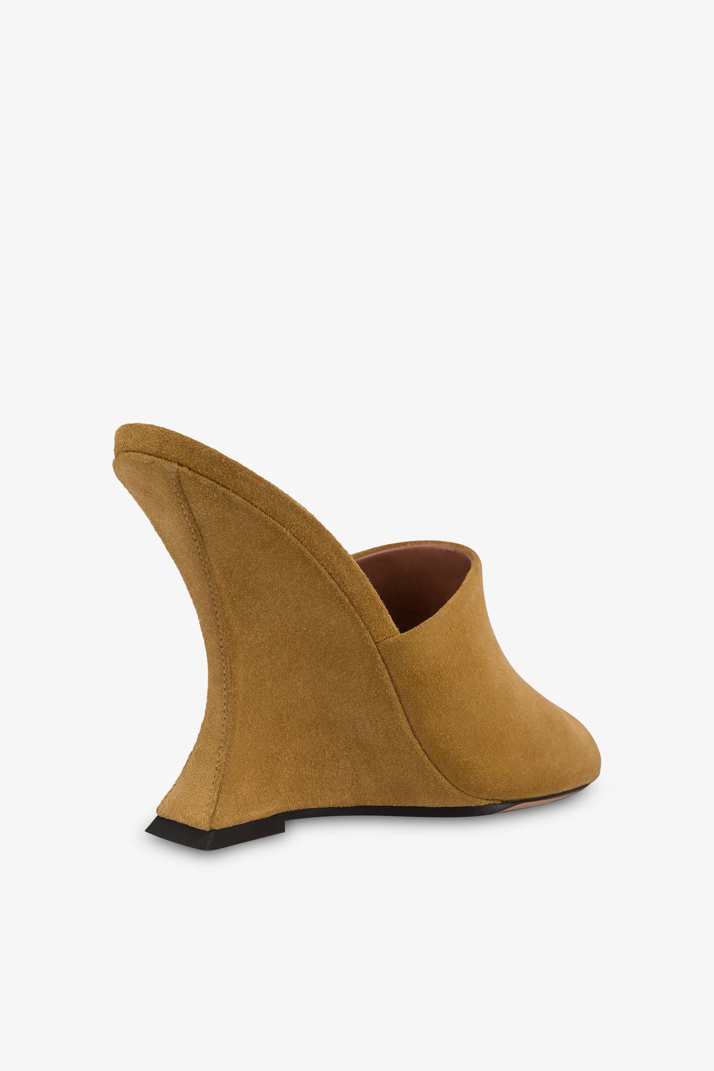 Mules in caramel suede leather