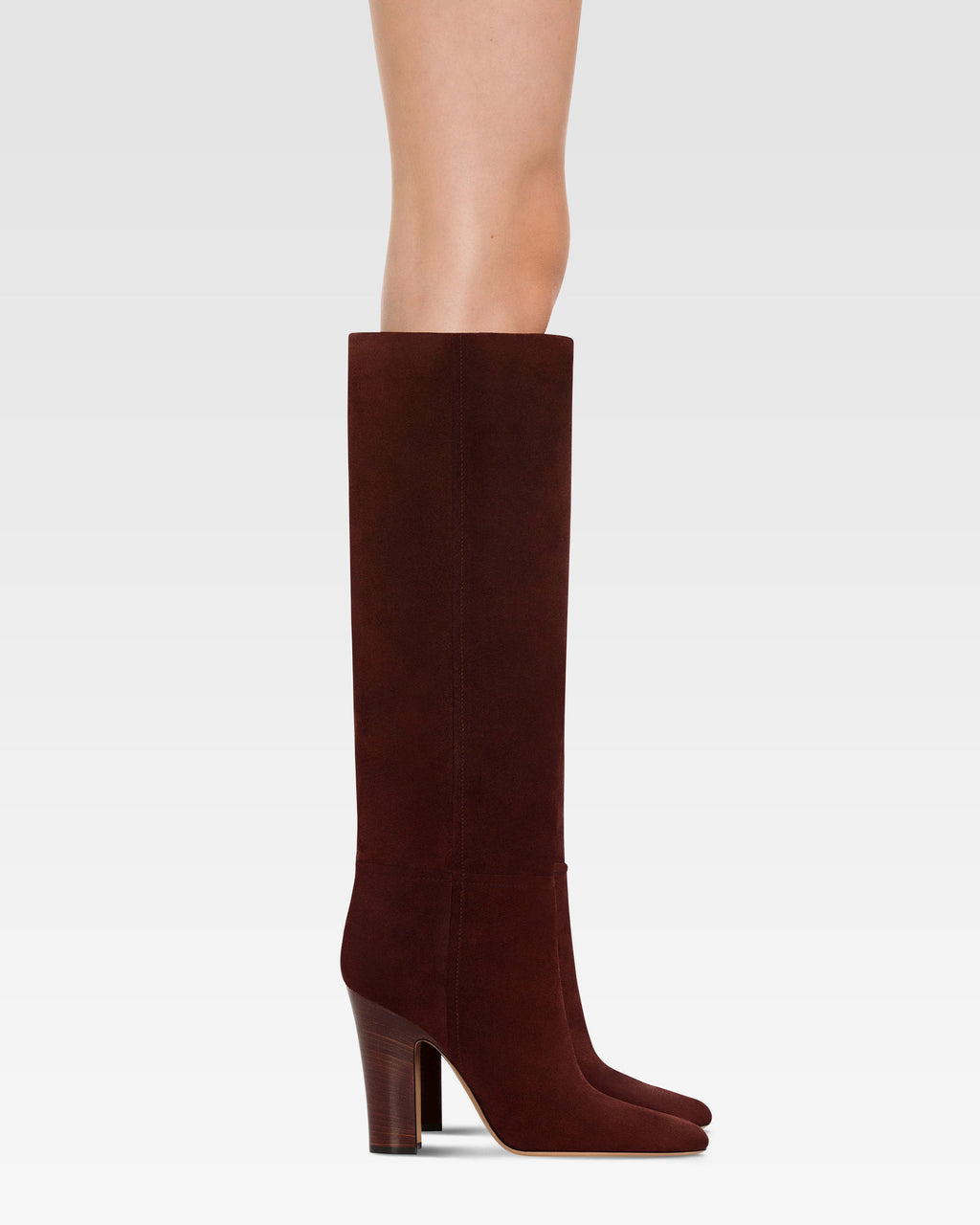 Boots in mahogany calf suede leather