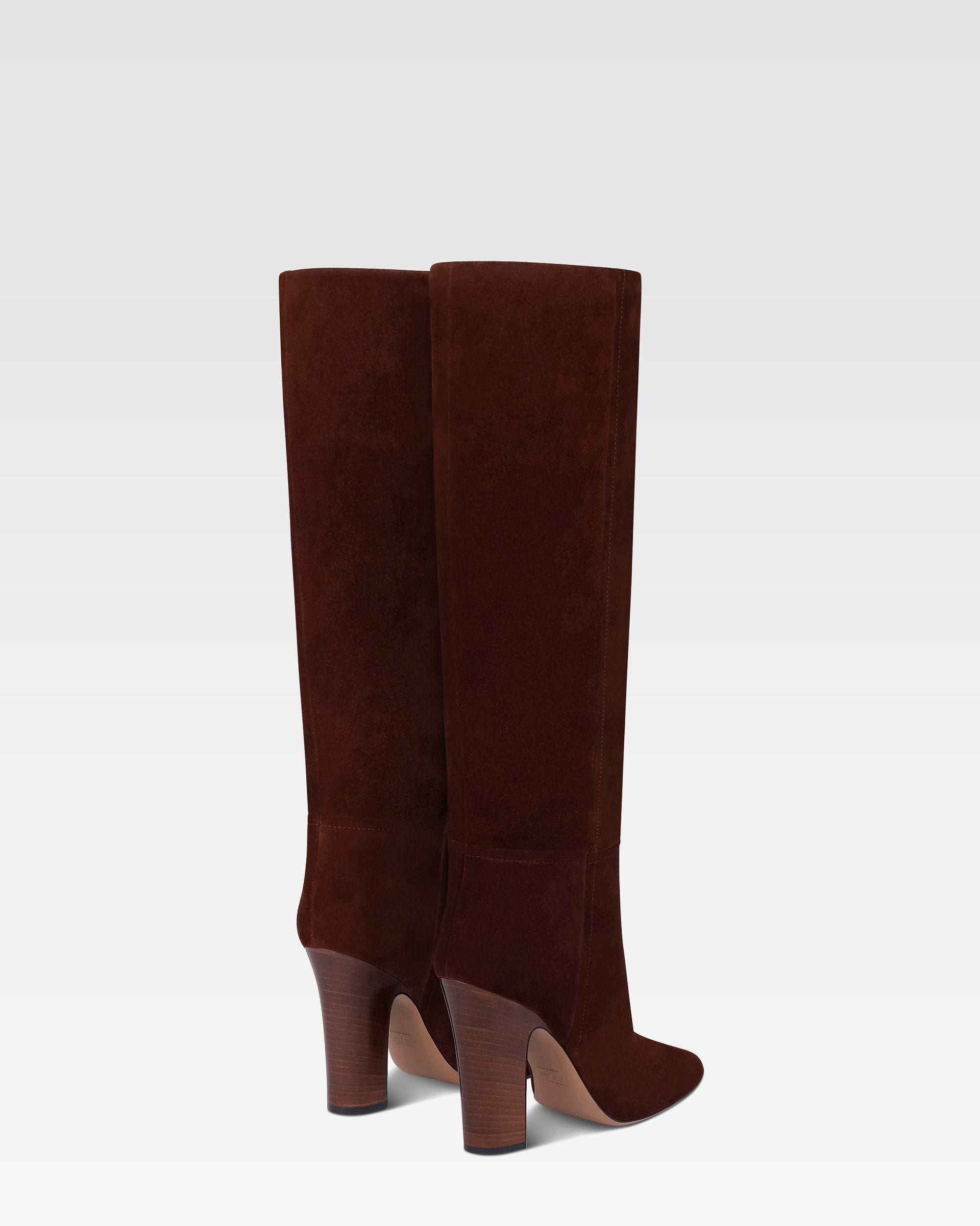 Boots in mahogany calf suede leather