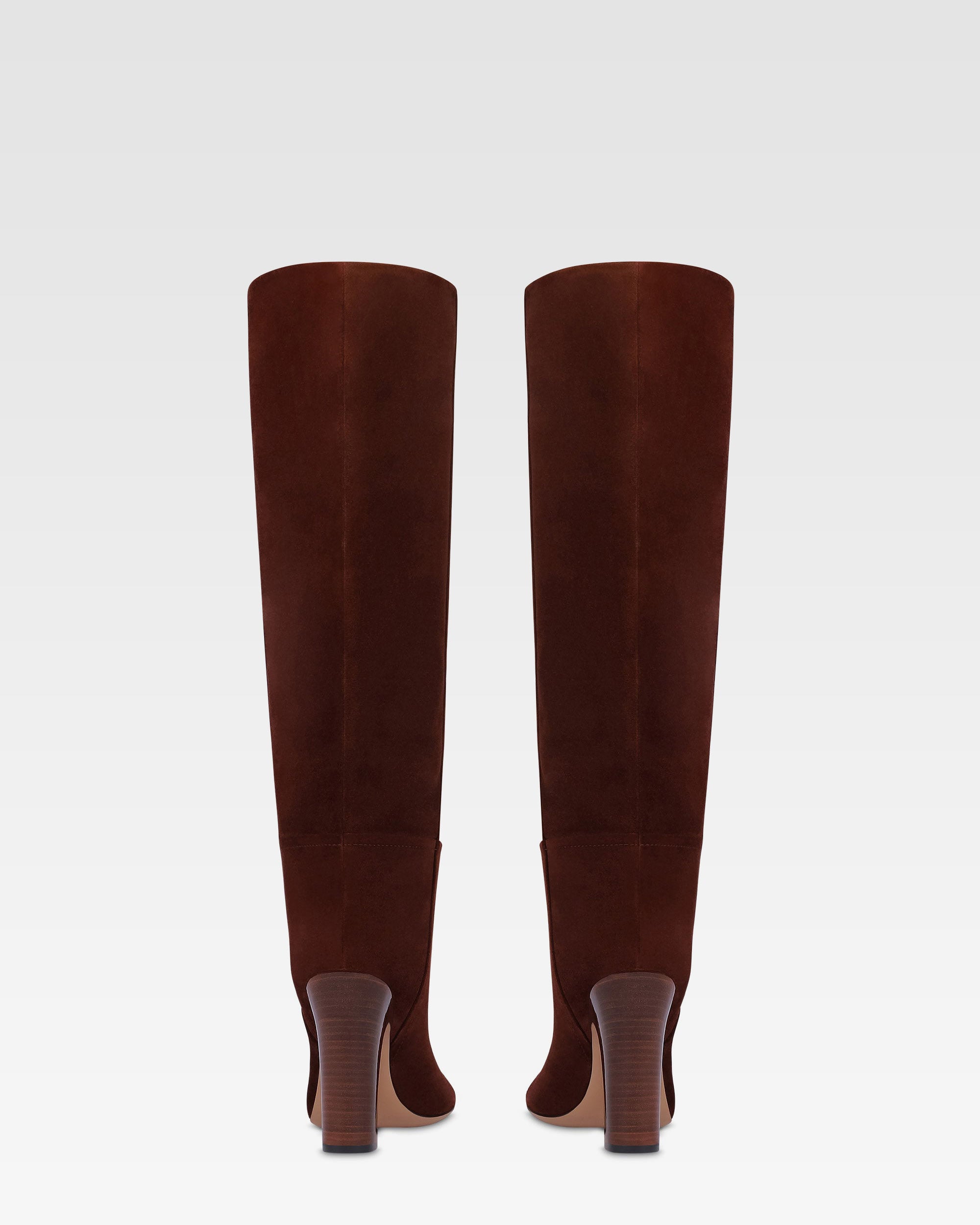 Boots in mahogany calf suede leather