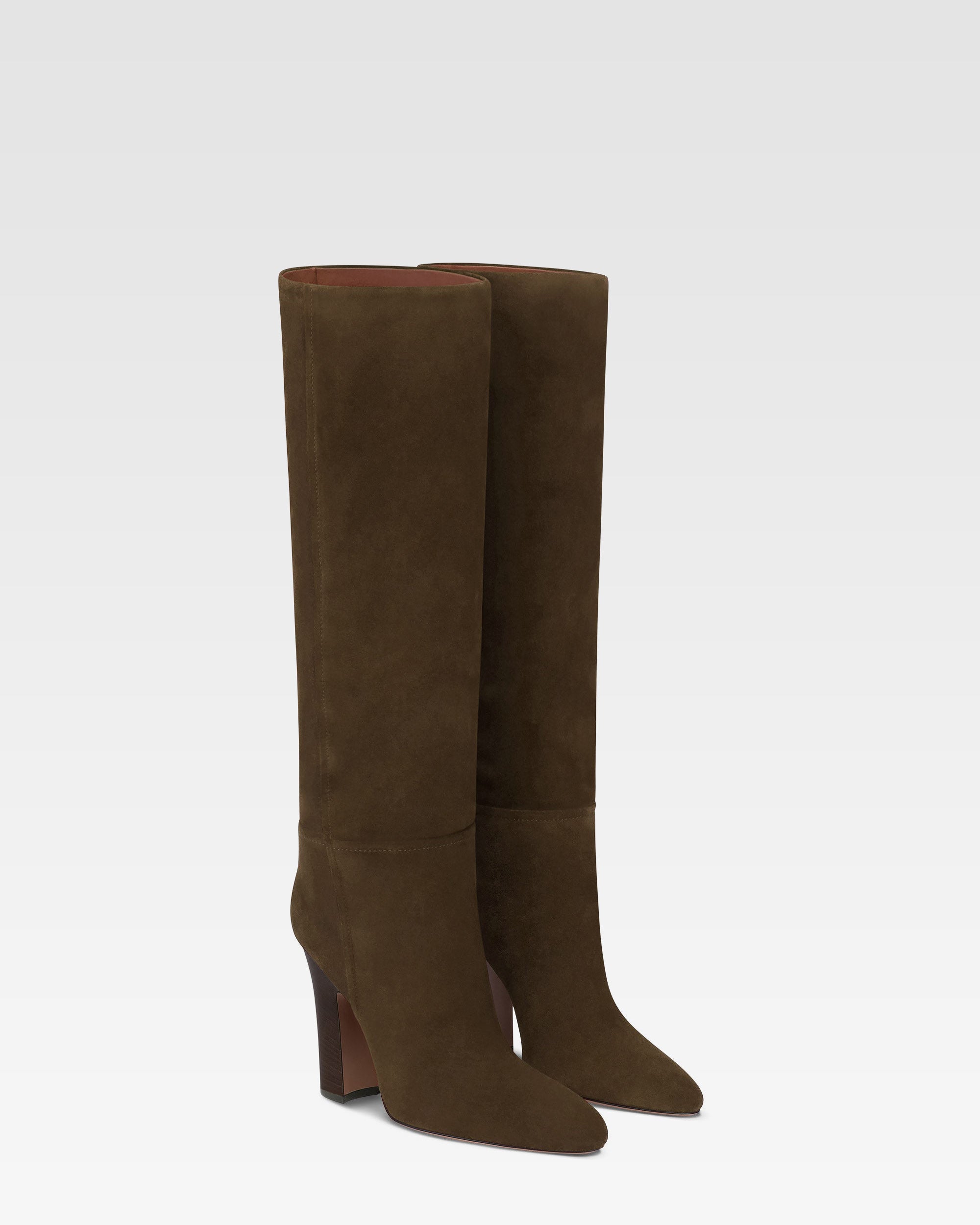 Botas de ante de becerro color ebano