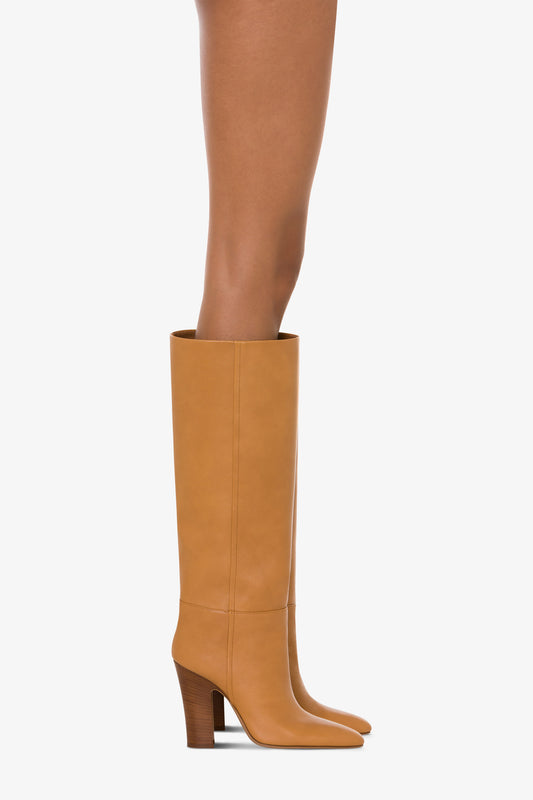 Boots in natural-colored leather