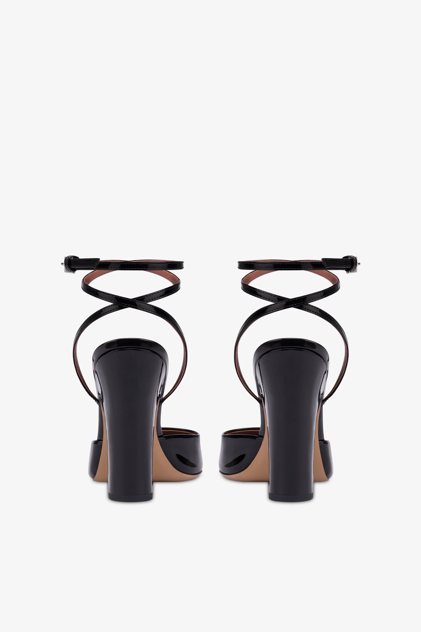 Sandals in black patent leather