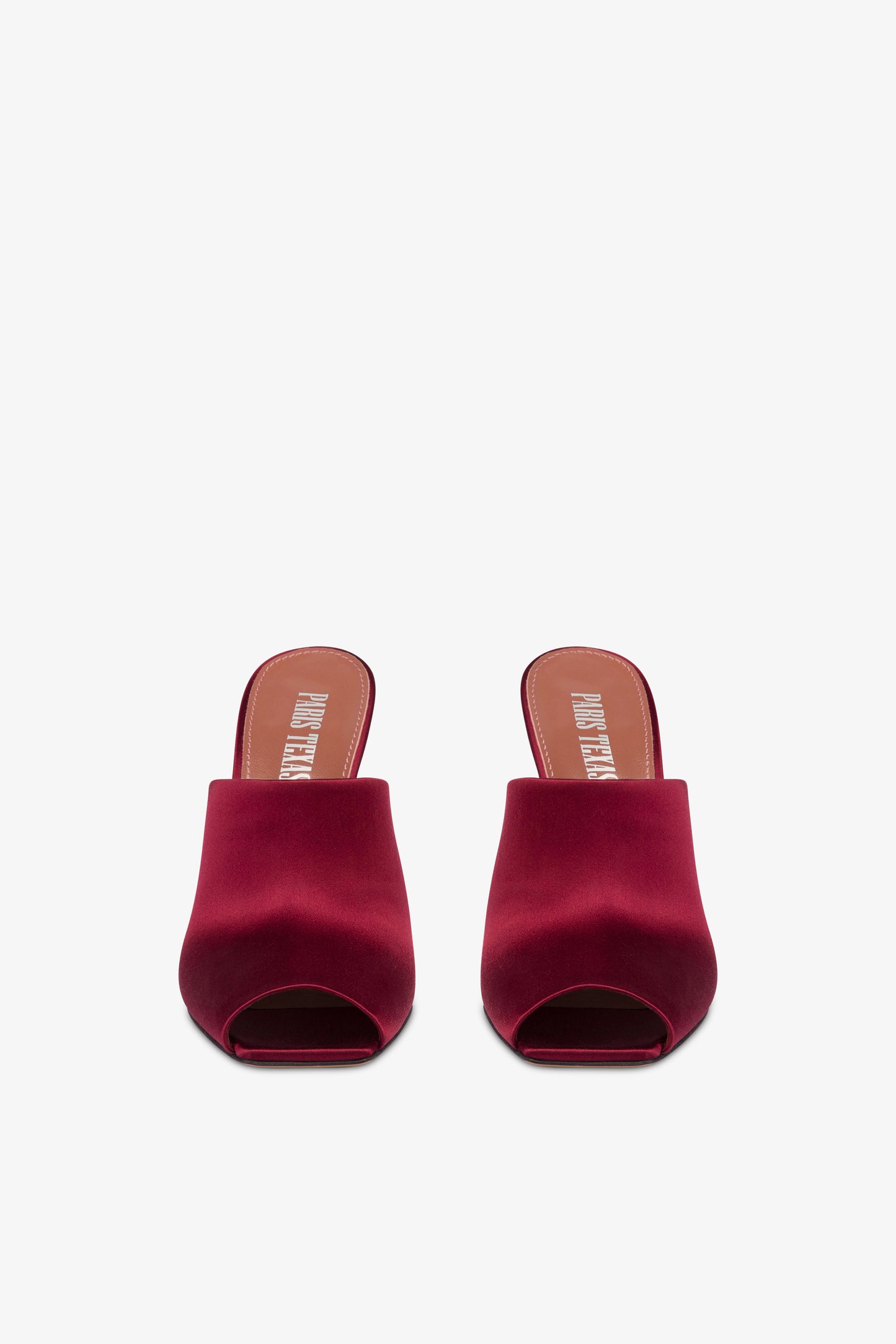 Mules in burgundy satin