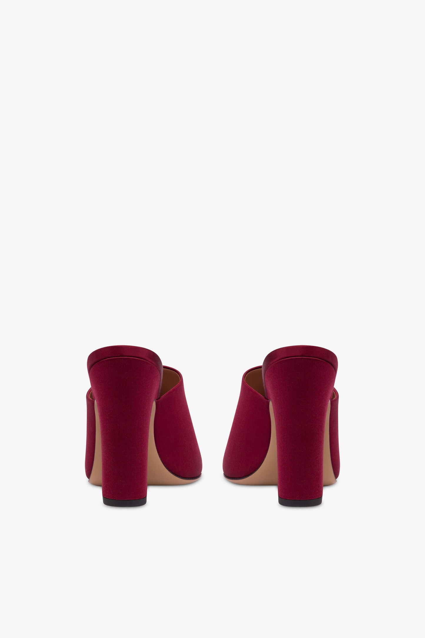 Mules in burgundy satin