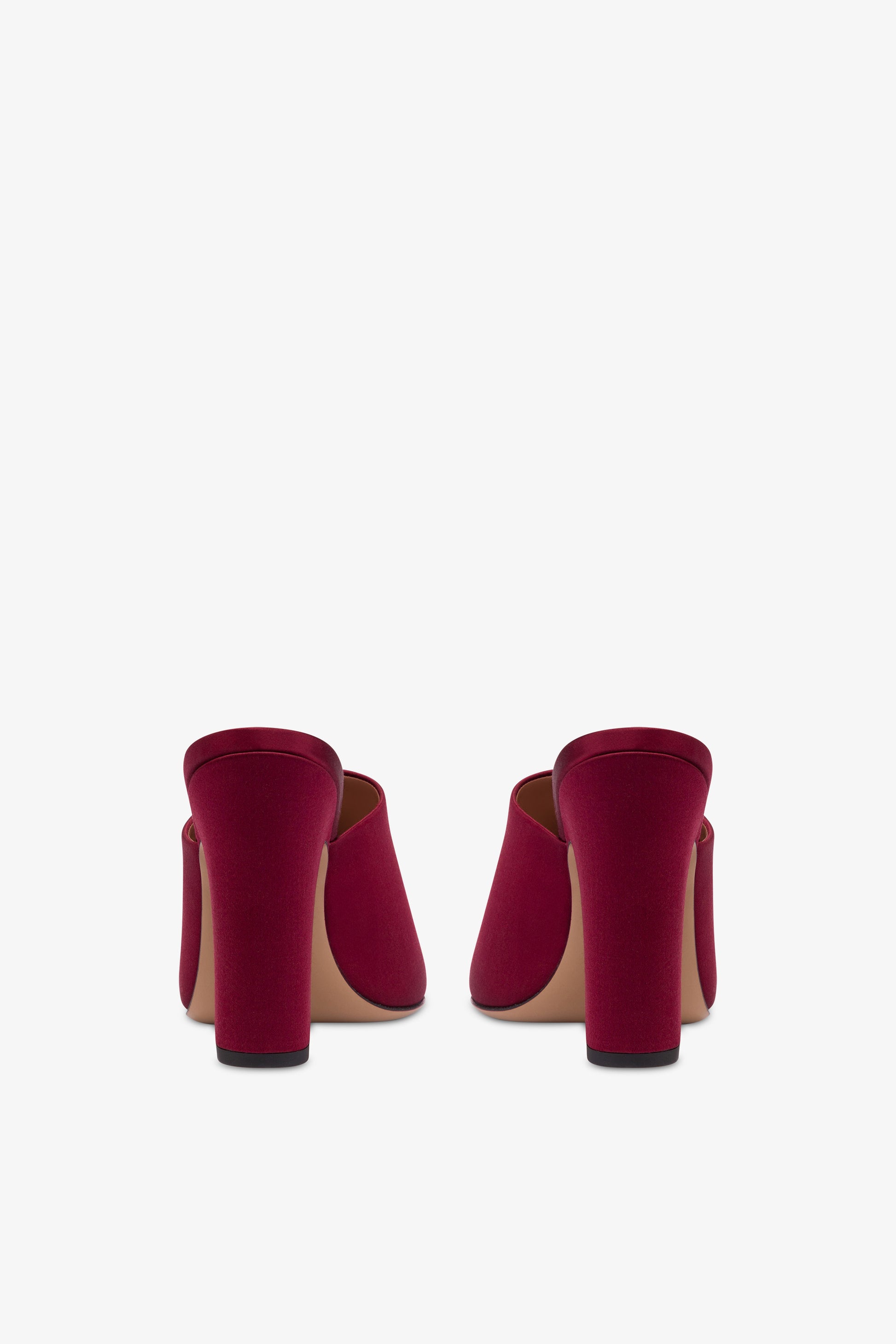 Mules in burgundy satin