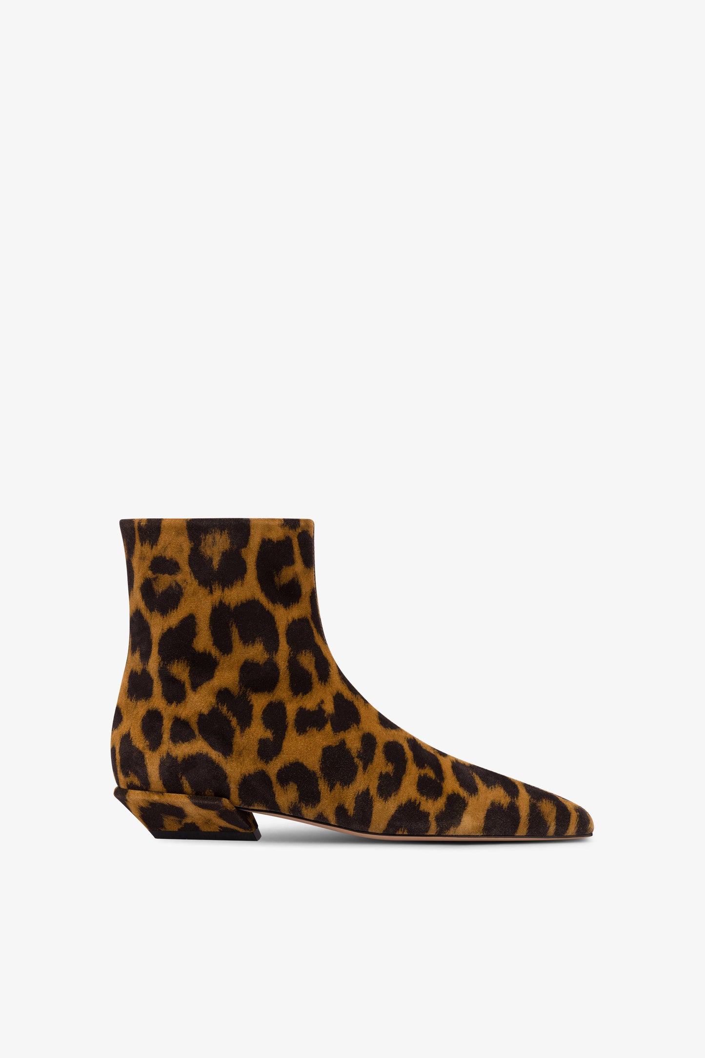 Boots in russet leopard-print suede leather