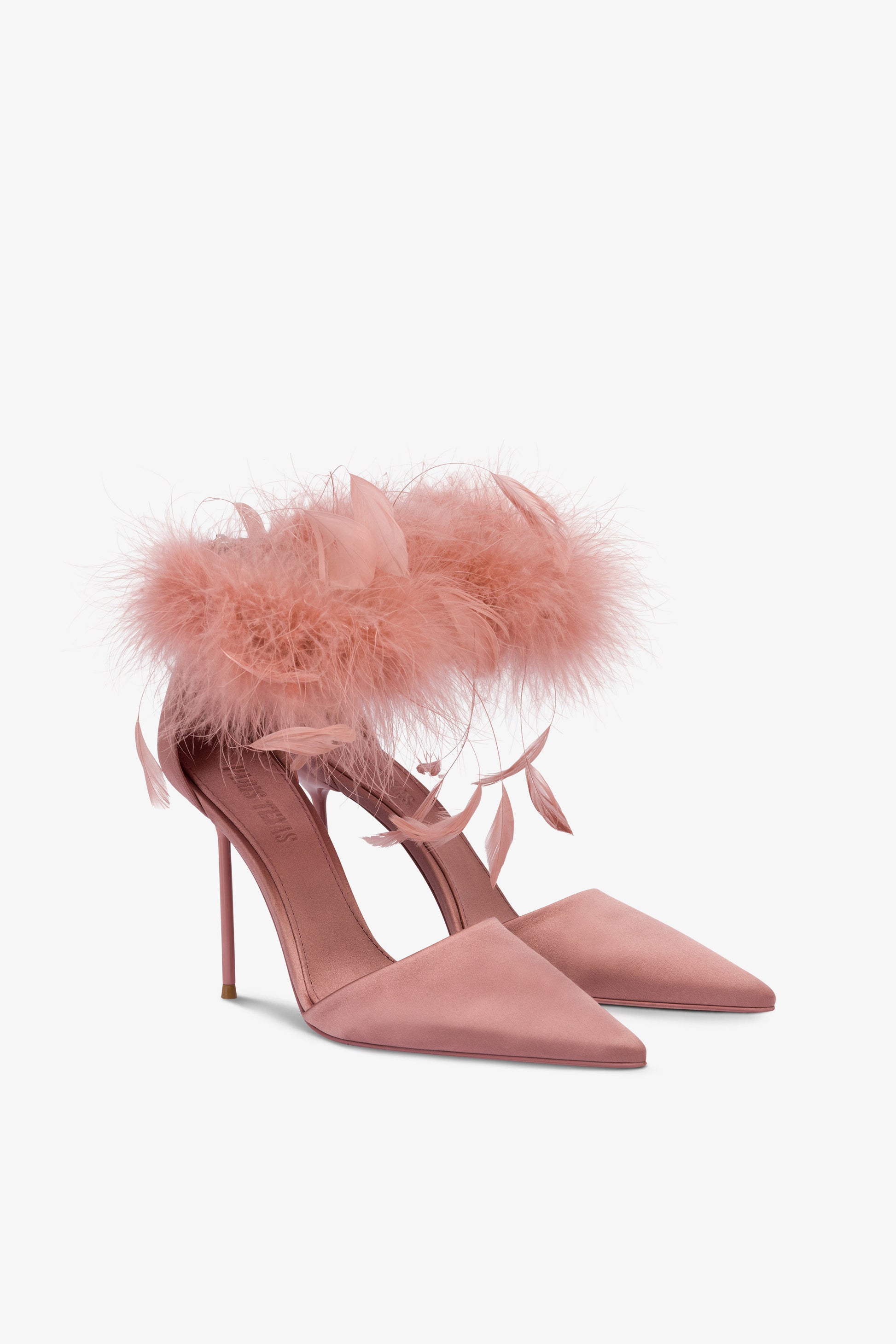 Pumps in dark phard satin