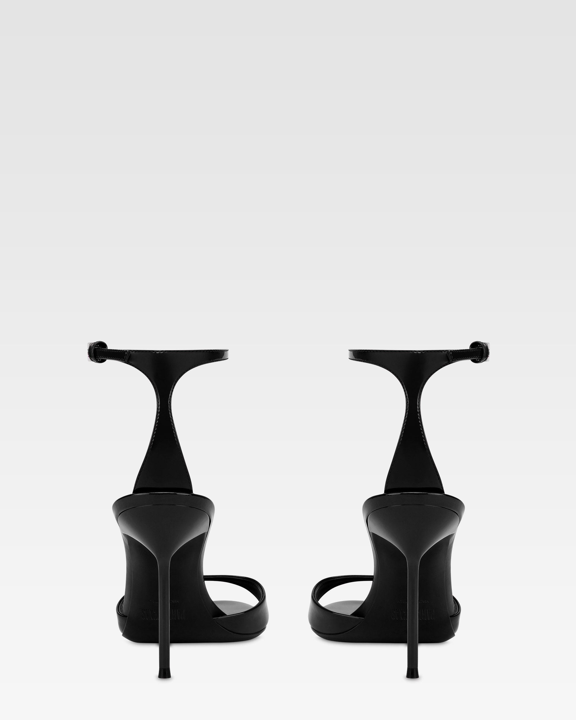 Sandali in vernice nera