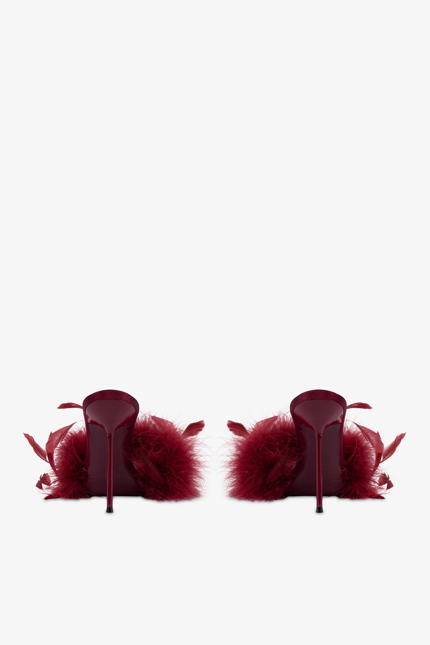 Mules in burgundy satin